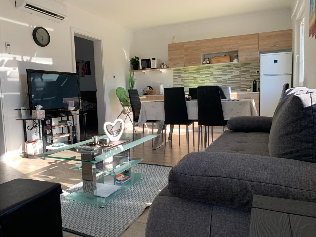 זמראדי Fullhouse Apartmanhaz מראה חיצוני תמונה