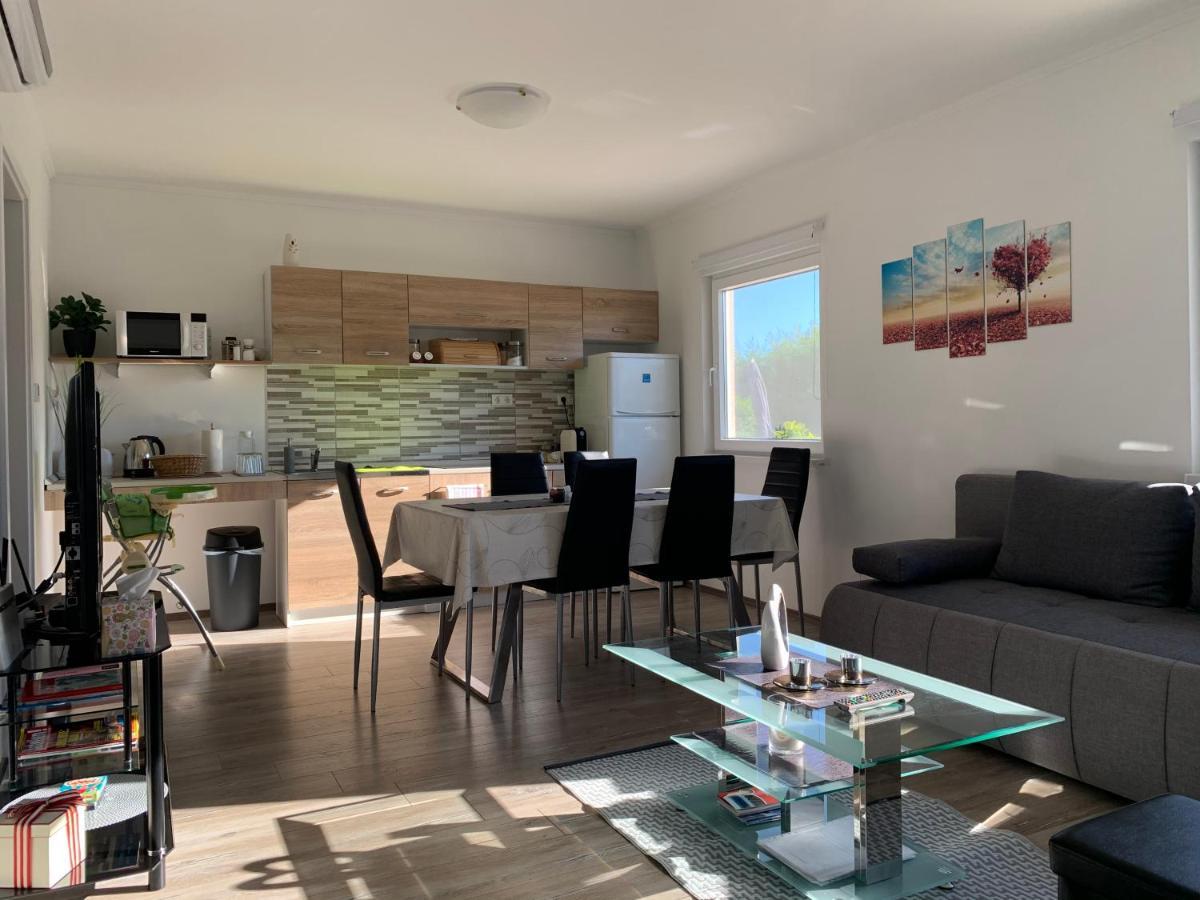 זמראדי Fullhouse Apartmanhaz מראה חיצוני תמונה