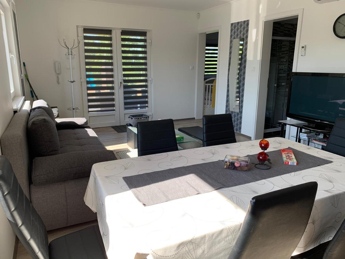 זמראדי Fullhouse Apartmanhaz מראה חיצוני תמונה